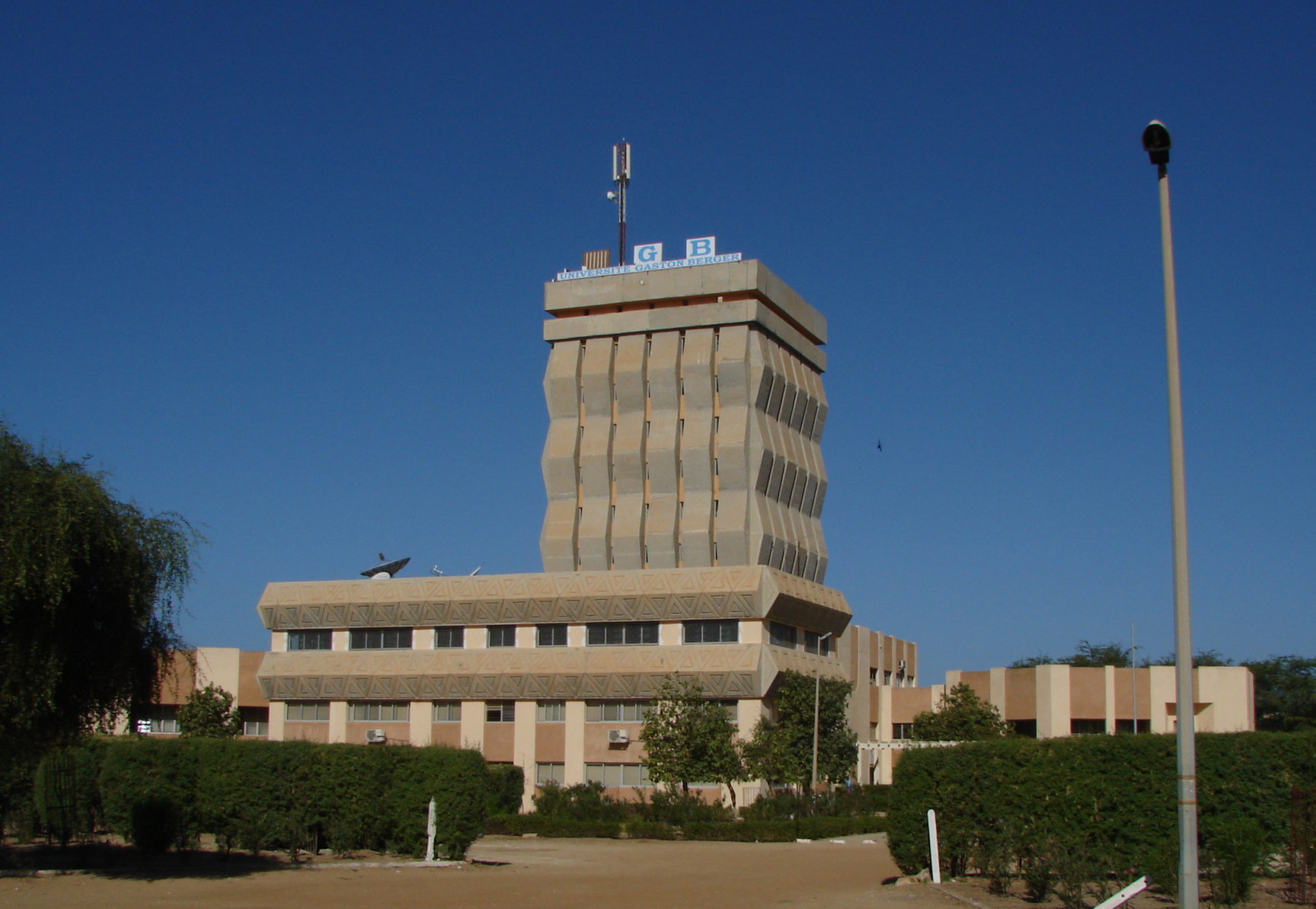 Tour UGB Université Gaston Berger Saint Louis Sénégal